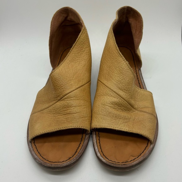 Free People Mont Blanc D'Orsay Sandal Women Size 37.5 US 7 Tan Leather Flat - Picture 2 of 9